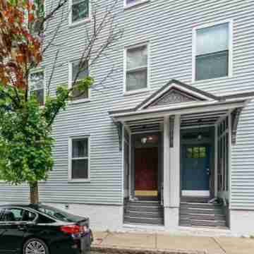 Southie Condo - Near Subway - Bring Pets - Pool Table Hotel Exterior