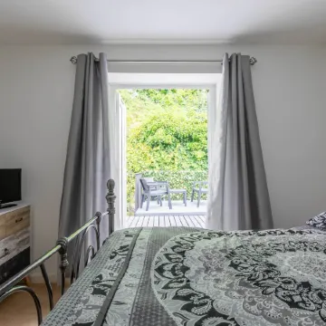 Stylish 2Bd Family Hideaway in Dover