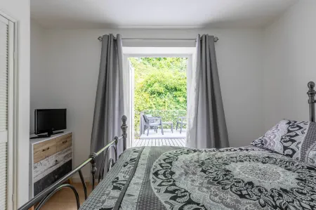 Stylish 2BD Family Hideaway in Dover Отели в г. Дувр