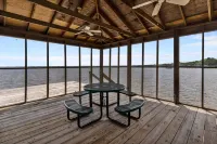 Lake Escape - Lake Waccamaw 7 Bedroom Home - Homestays