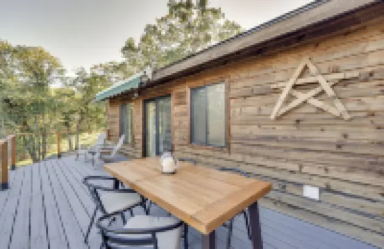 On-Site Winery and Tasting Room Oregon Bungalow!