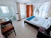 Crescent Resort And Conference Centre Hotels in 