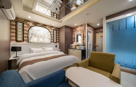 蘋果免下車汽車旅館