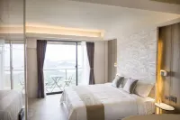 TWO Easy Inn Hotels in Ruifang District