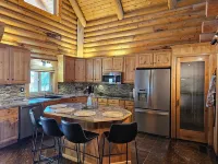 Cozy cabin with Fiber and AC in peaceful Vernal