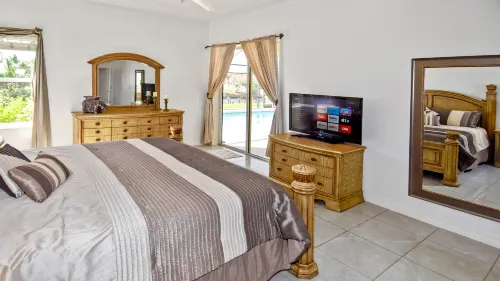 Timeout -south facing terrace with large pool - Villas
