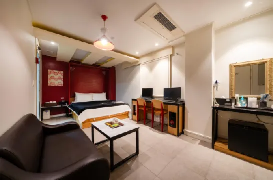 Indeogwon Valt Hotel Hotels near Gwanaksan