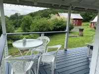 Catskill Farmhouse, mountain views, spring-fed swimming pond with deck, 22 acres