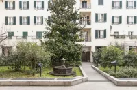 Milan Royal Suites & Luxury Apartments Các khách sạn ở Brera