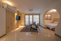 Geojedo Tsukinoya Ryokan Pool Villa
