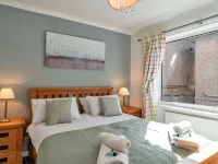 No. 5 Harlequin - Apartments