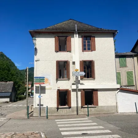 Pyrenean Pursuits