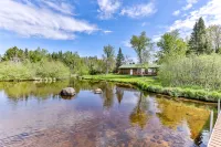 Spectacular Sunsets and Scenic Wildlife - Stunning Lakefront Haven St. Germain住宿飯店