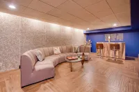 Mid-Century Modern Home w/ Fire Pit & Gas Grill! - بيت ضيافة