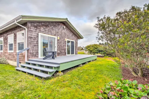 Airy Coastal Escape w/ Deck - Steps to Beach! - Wifi