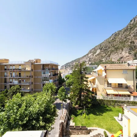 De Vivo Realty - Limoncello&Nocillo Apartments