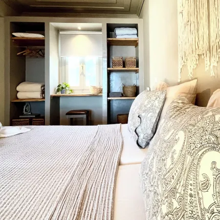 Pantheon Apartments & Studios