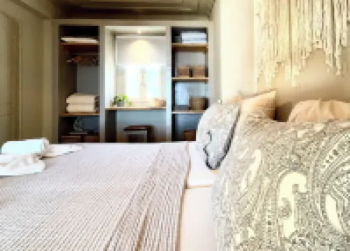 Pantheon Apartments & Studios