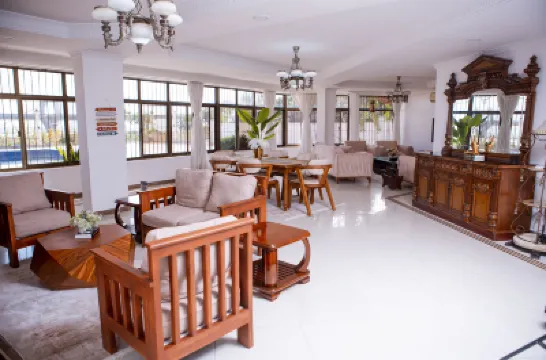 Spacious Apartment in Dar es Salaam with City, Ocean, and Pool Views Hotels in 
