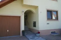 Vacation apartment Weinbergliebe on the Tuniberg between Freiburg and France Các khách sạn ở Merdingen