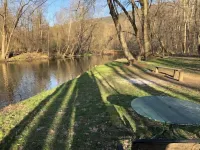 Horns Cabins - Allegheny Cabin by the roadside