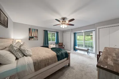 Rec Room and Wet Bar Near Geneva Lake - Charming Retreat