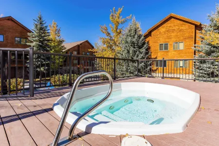 Lazy Bear Log Cabin Canyons Park