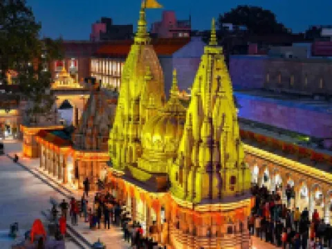 Vibe N Joy | Stay @Dashashwamedh Ghat Hotels in Domari