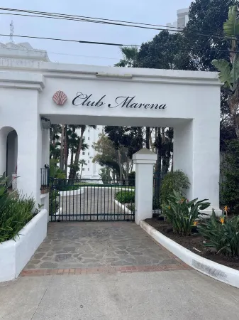 k38 Stunner! Surfer's Paradise - Incredible Views - Private Garage - Adults Only