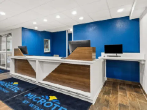 マイクロテル イン & スイーツ バイ ウィンダム ソールズベリー ソールズベリーのホテル