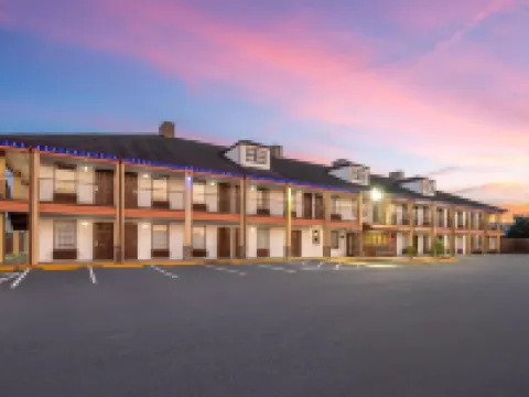 Baymont by Wyndham Commerce GA Near Tanger Outlets Mall Hotels in Commerce