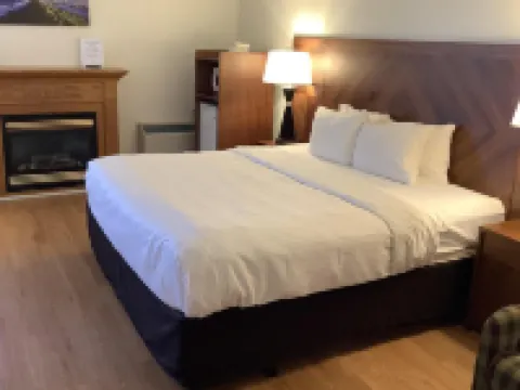 Ramada by Wyndham Arnprior Hotels in Renfrew County