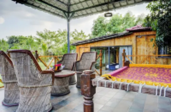 Alaya Stays Fortezza | Pet-Friendly 6-BHK Farmhouse with Private Pool