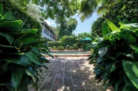 Audubon Cottages Hotels in 