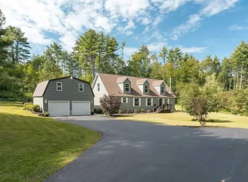 Secluded & spacious home on 5 private acres nr Lake George and Saratoga Springs