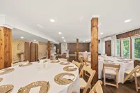 Hot Tub, Game Room, Sauna, Tennis Court, Pond