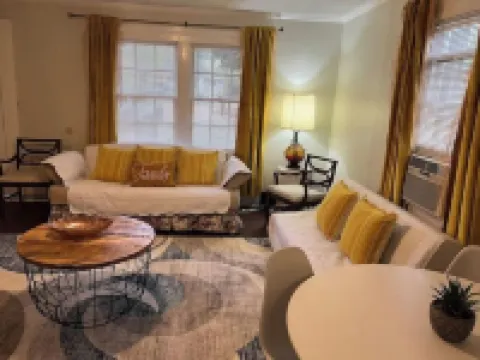 Cozy & Peaceful Cottage near SGMC, VSU, Down town