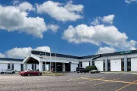 Quality Inn Fort Wayne Hotels near Lima Marketplace