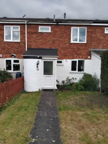 Spacious Monmouth House in Aylesbury: Ideal for Professionals and Large families โรงแรมในเอลส์บรี