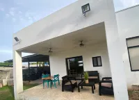 Minimalist House In Chitre Hotel a San Juan Bautista