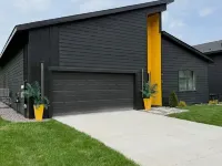NEW GORGEOUS MODERN HOUSE VERYSTYLED FEW BLOCKS FROM FAMOUS DOWNTOWN OF WAYZATA Hotele w: Wayzata
