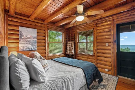 Cozy Cabin - Hot tub, Views, Wimberley Area