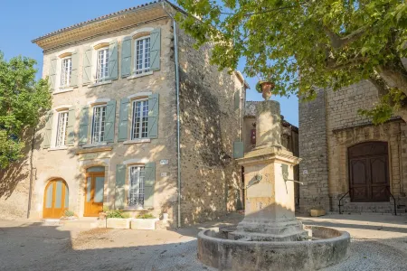 "Luberon" One Bedroom - La Maison de Beaumont Отели в г. Бомон-де-Пертюи