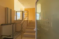 Beautifully designed 2 bedroom apartment with terrace an communal spa