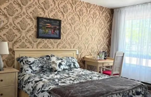 村莊湖汽車旅館