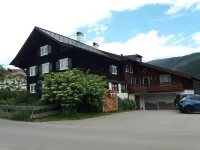 Apartment with roof terrace, washing machine, cable car included in summer.