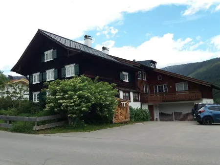 Apartment with roof terrace, washing machine, cable car included in summer.