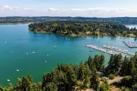 Waterfront Vashon Island Home, Beach Access & View Hotels in Vashon