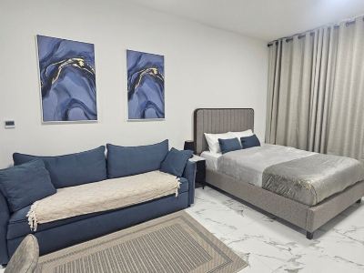Chic studio with AC, fitness room, swimming pool, open sea in marvelous Al Hamra