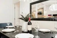 The Foundry Escape - Hot Tub, Bikes & Game Room Hotels in Loveland